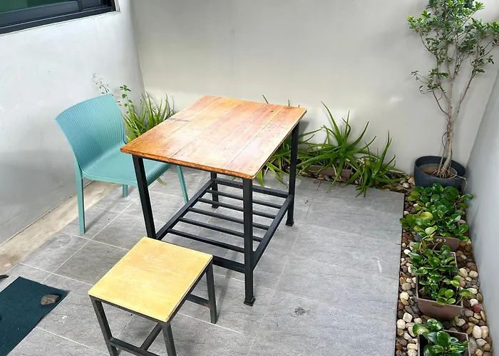 Ellie House Phuket Old Town